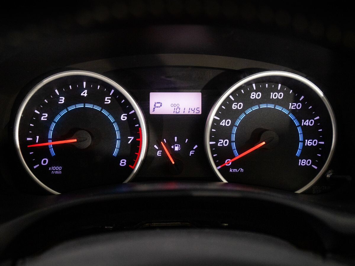 Toyota Wish 2013 - фото автомобиля