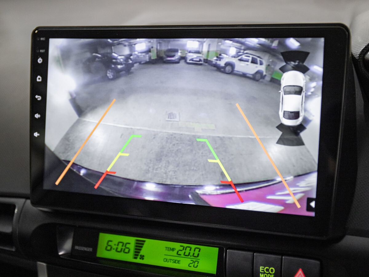 Toyota Wish 2013 - фото автомобиля