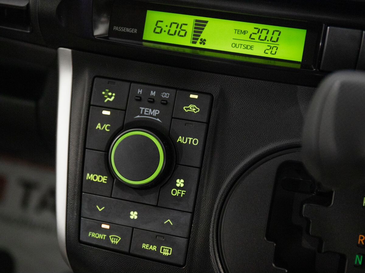 Toyota Wish 2013 - фото автомобиля