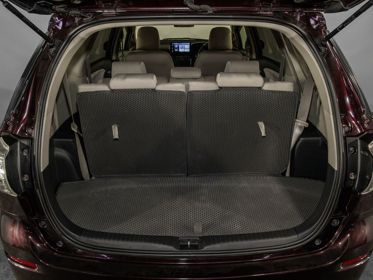 Toyota Wish 2013 - фото автомобиля