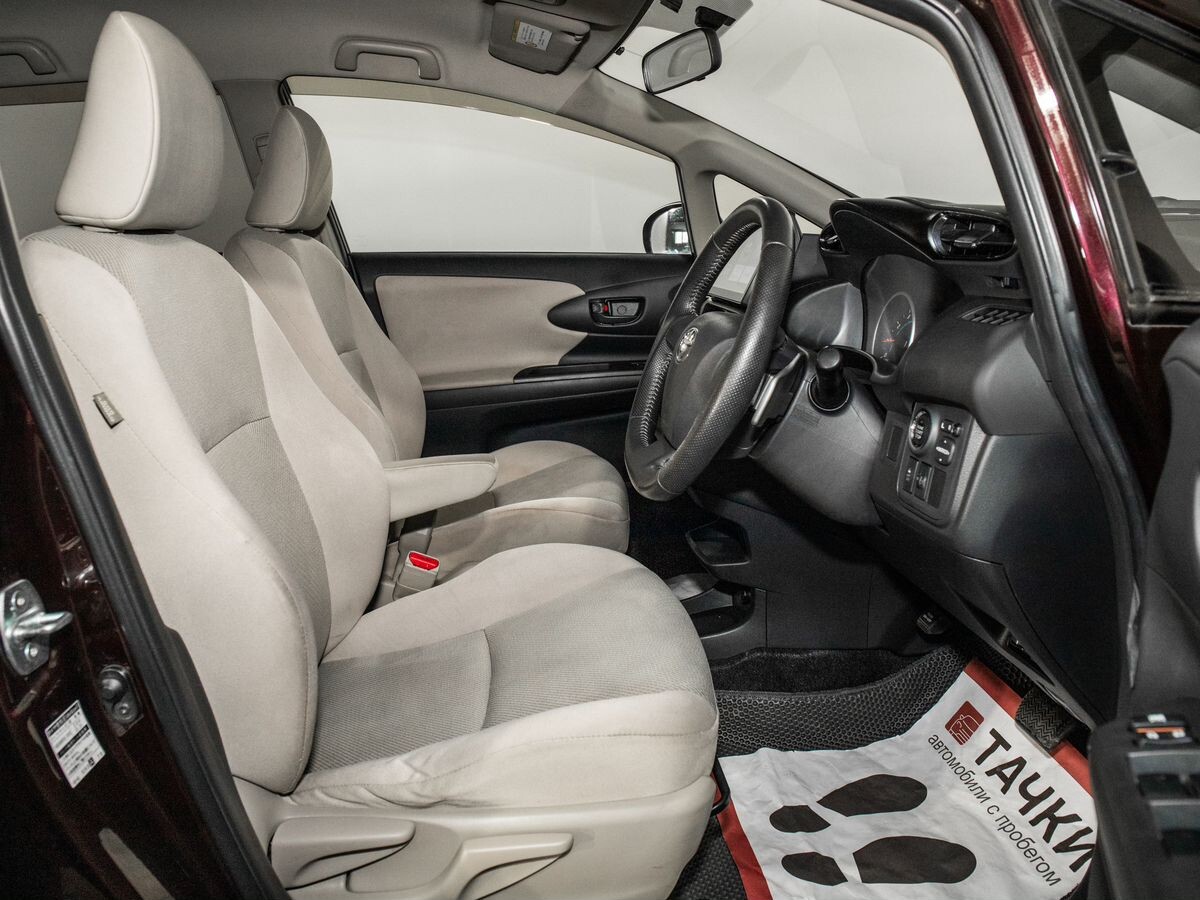 Toyota Wish 2013 - фото автомобиля