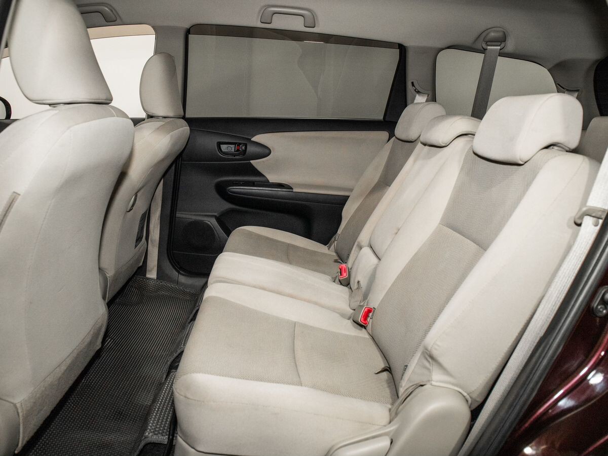 Toyota Wish 2013 - фото автомобиля