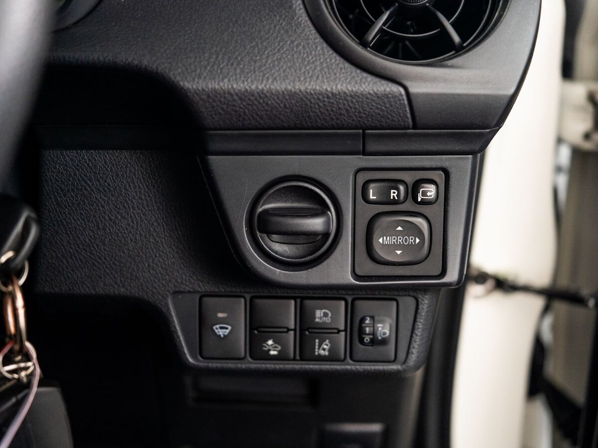 Toyota Corolla 2017 - фото автомобиля