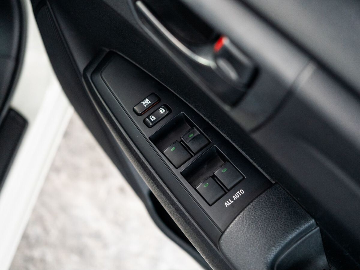 Toyota Corolla 2017 - фото автомобиля