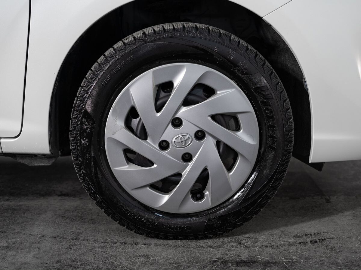 Toyota Corolla 2017 - фото автомобиля