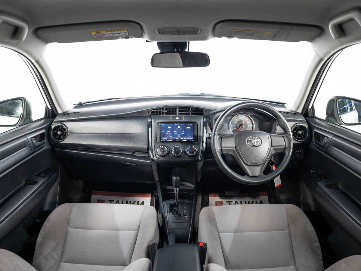 Toyota Corolla 2017 - фото автомобиля