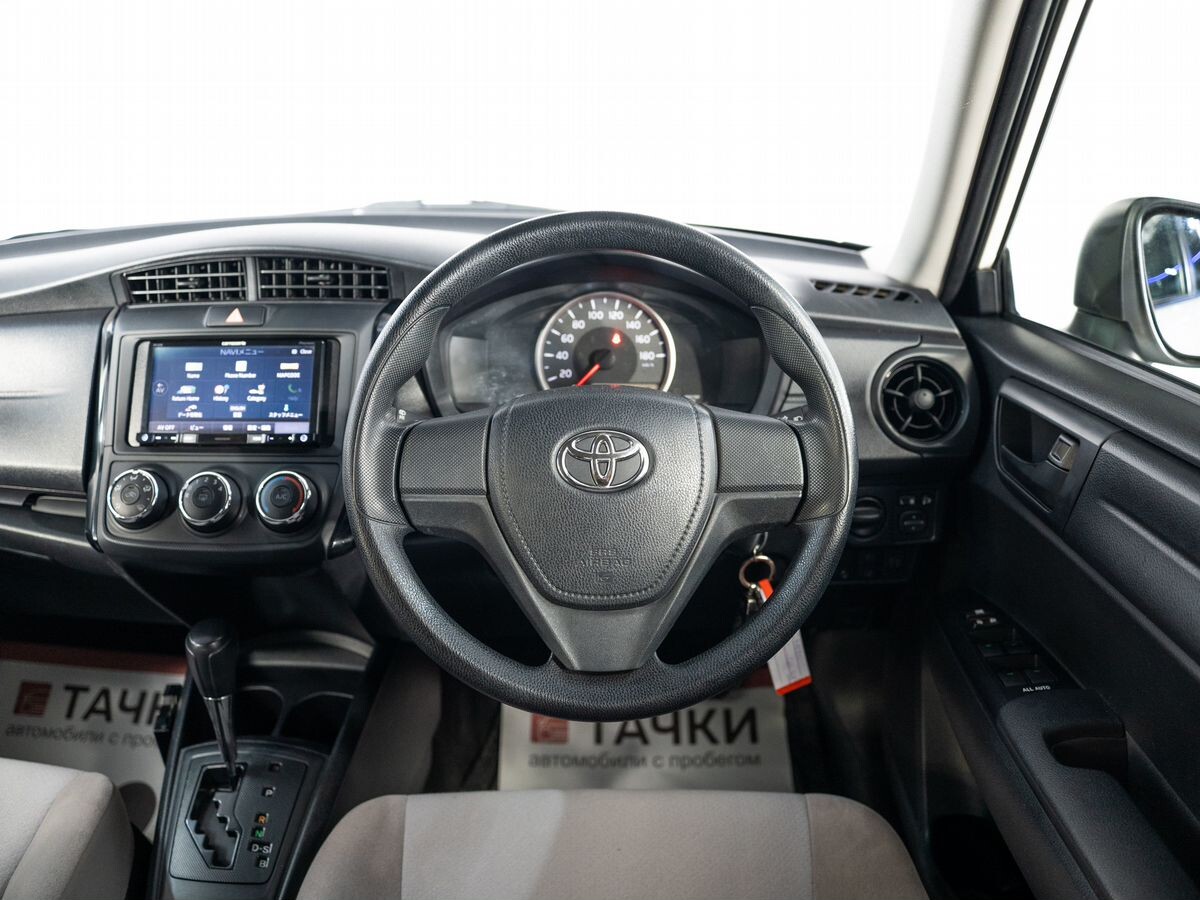 Toyota Corolla 2017 - фото автомобиля