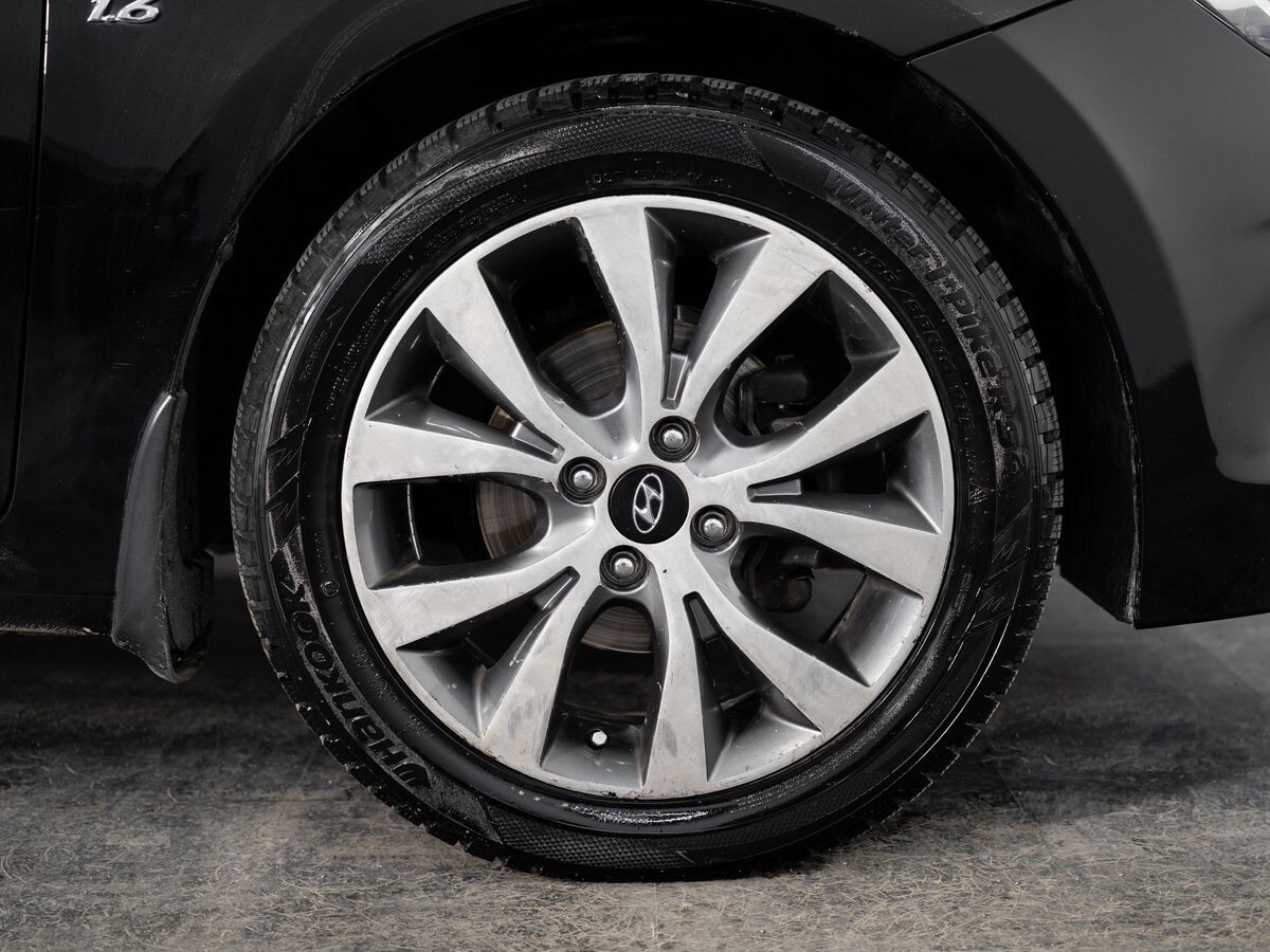 Hyundai Solaris 2015 - фото автомобиля