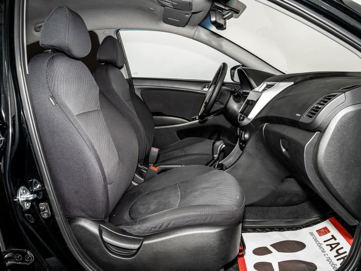 Hyundai Solaris 2015 - фото автомобиля