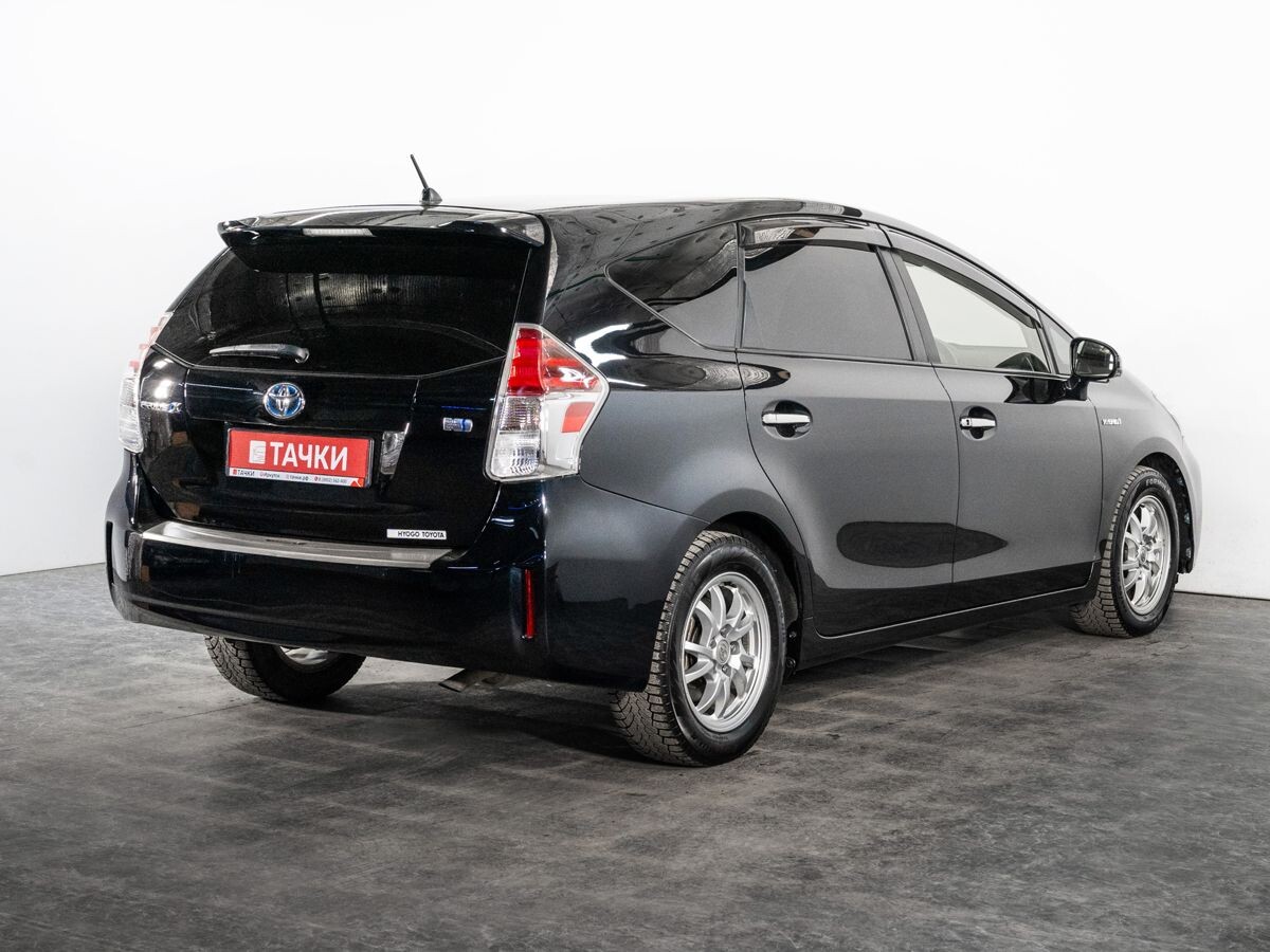 Toyota Prius Alpha 2016 - фото автомобиля