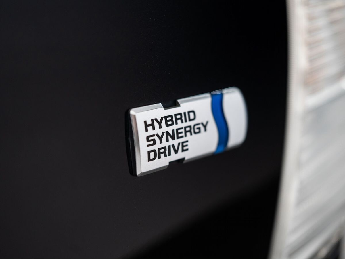 Toyota Prius Alpha 2016 - фото автомобиля