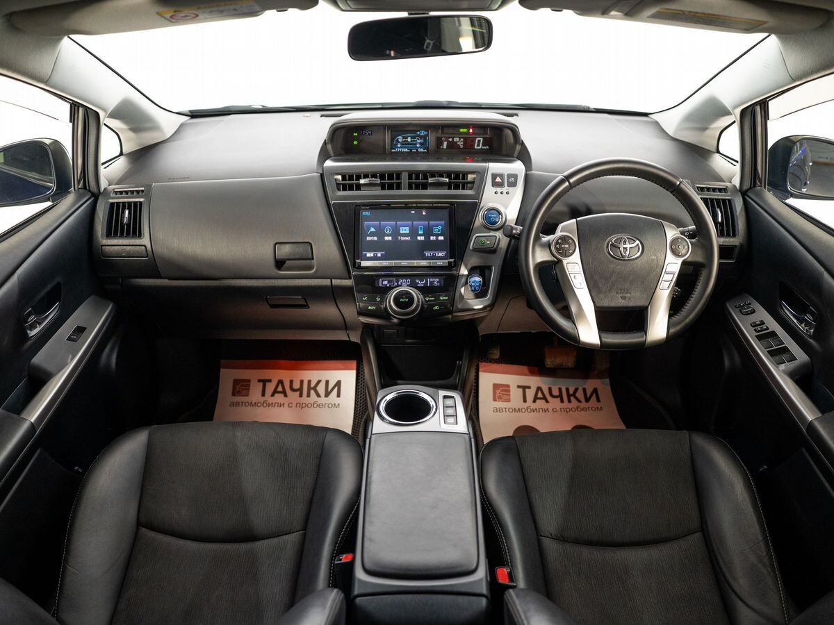 Toyota Prius Alpha 2016 - фото автомобиля