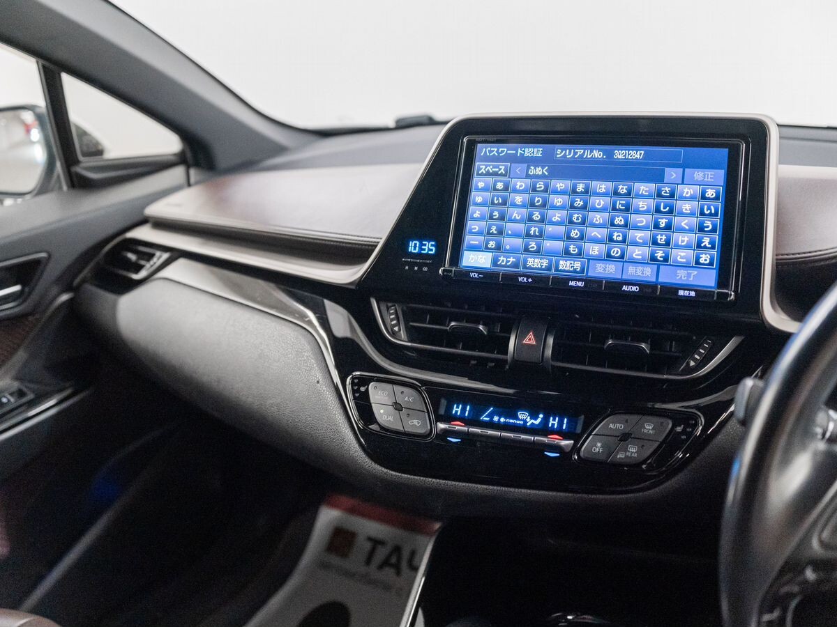 Toyota C-HR 2018 - фото автомобиля