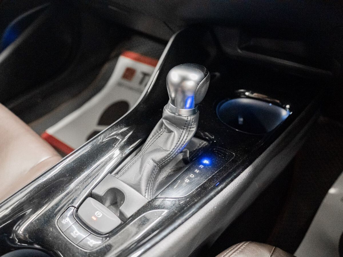 Toyota C-HR 2018 - фото автомобиля