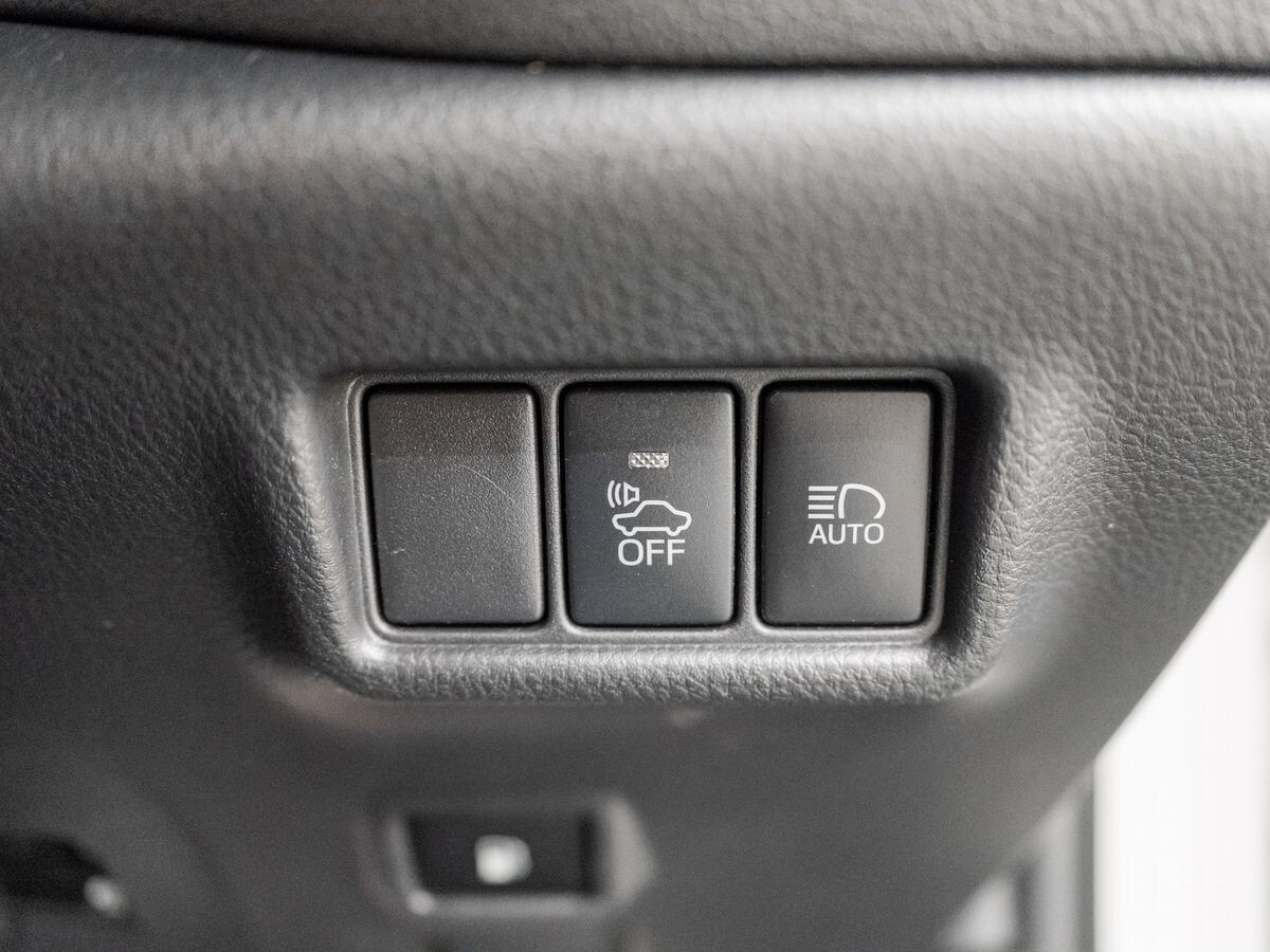 Toyota C-HR 2018 - фото автомобиля