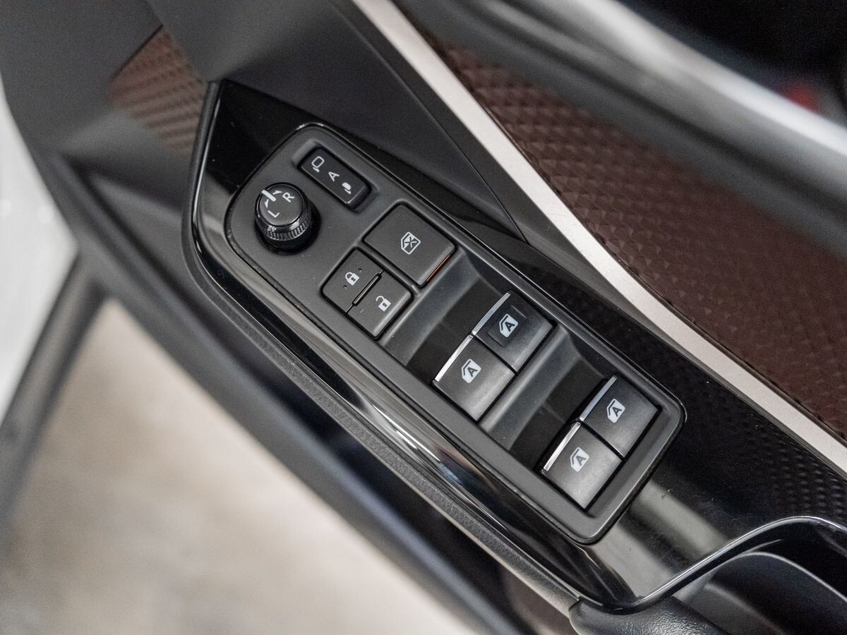 Toyota C-HR 2018 - фото автомобиля