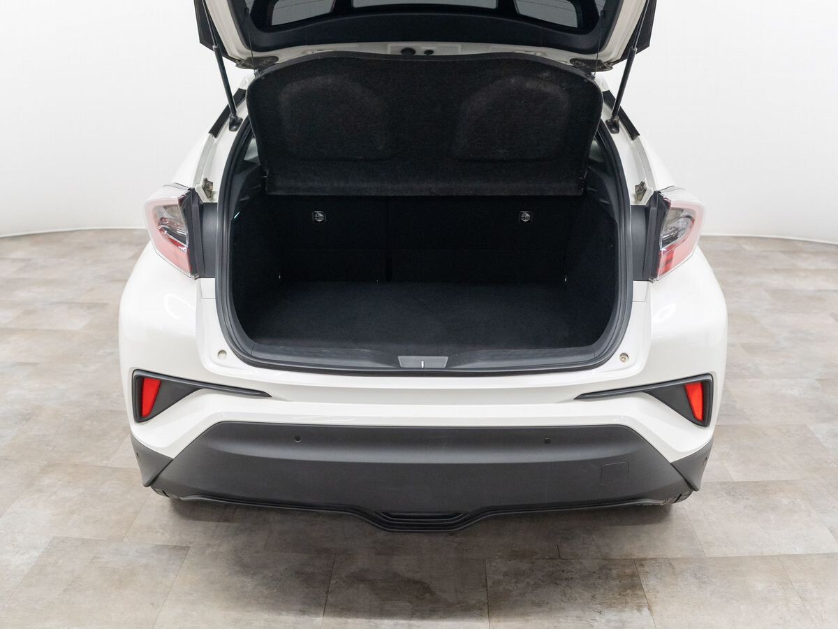 Toyota C-HR 2018 - фото автомобиля