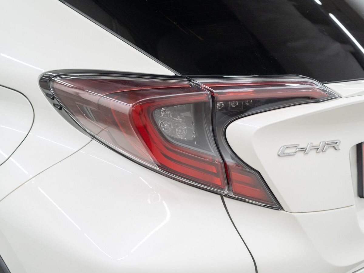 Toyota C-HR 2018 - фото автомобиля