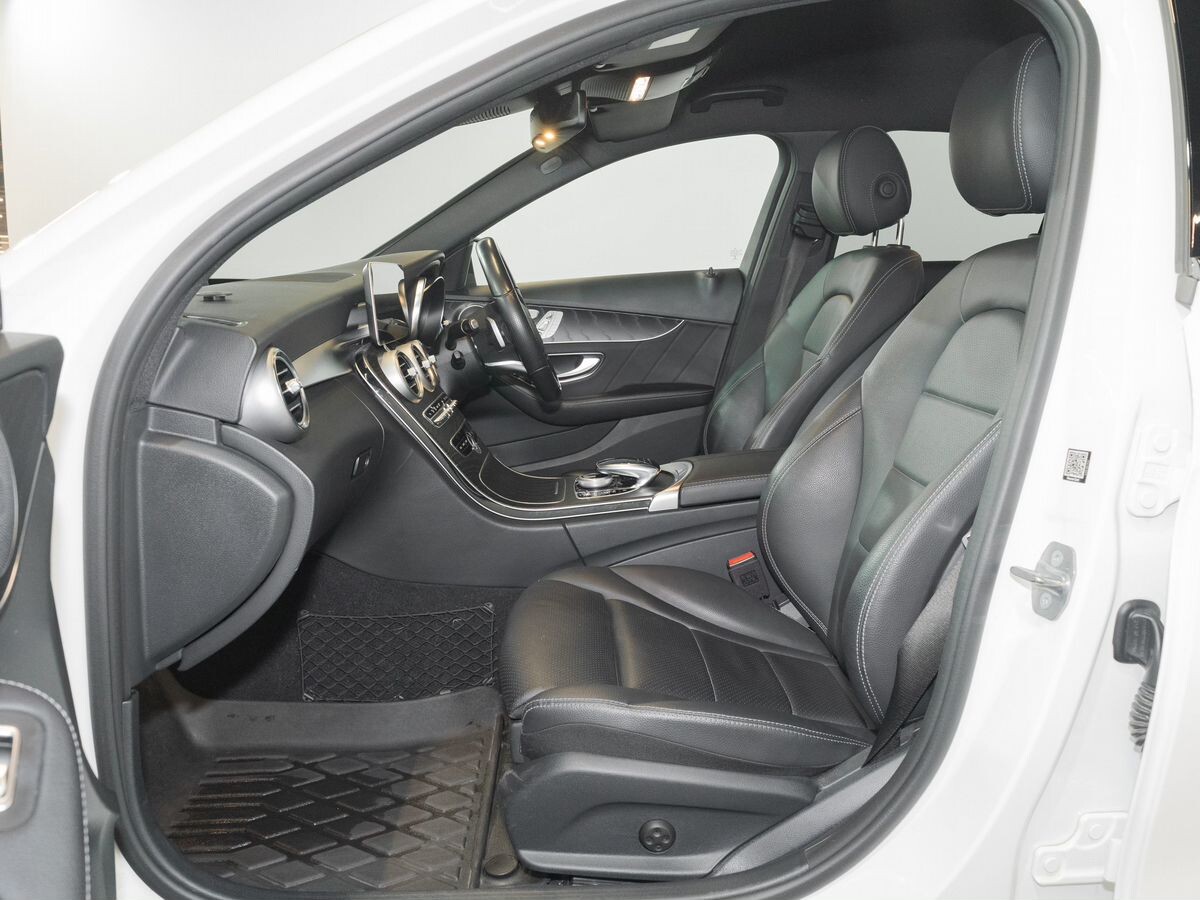 Mercedes-Benz C-Класс 2019 - фото автомобиля