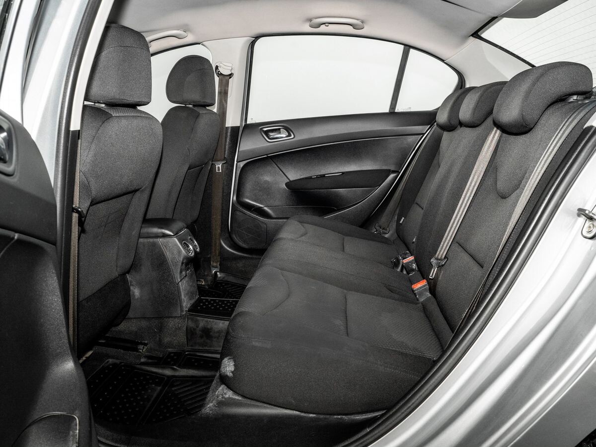 Peugeot 408 2013 - фото автомобиля