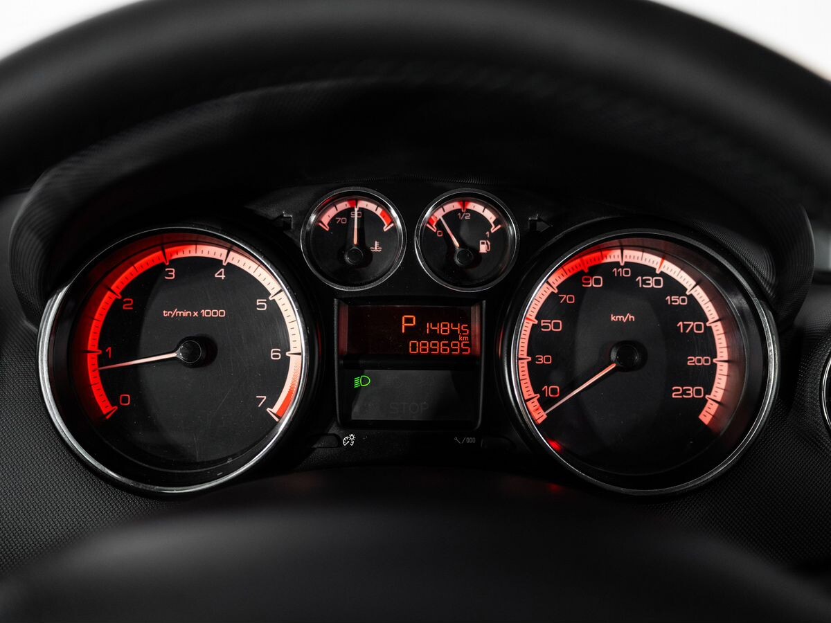 Peugeot 408 2013 - фото автомобиля