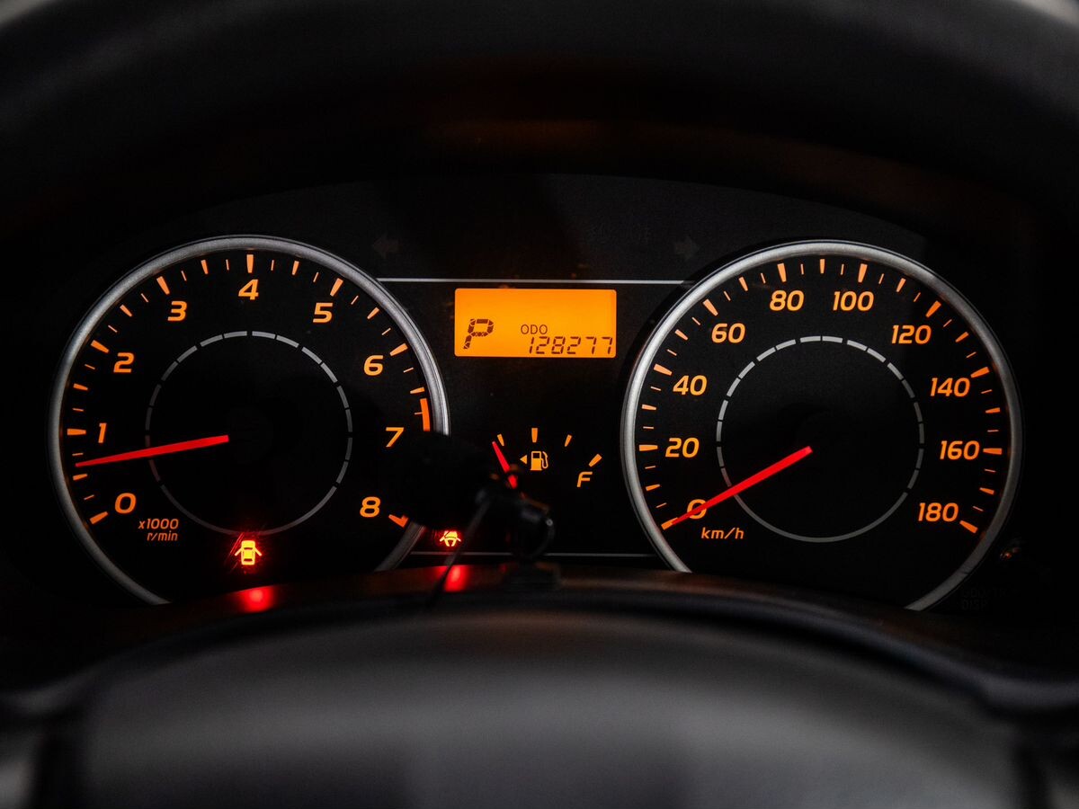 Toyota Wish 2009 - фото автомобиля