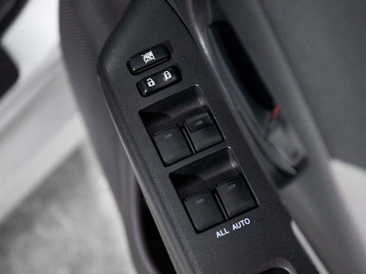 Toyota Wish 2009 - фото автомобиля