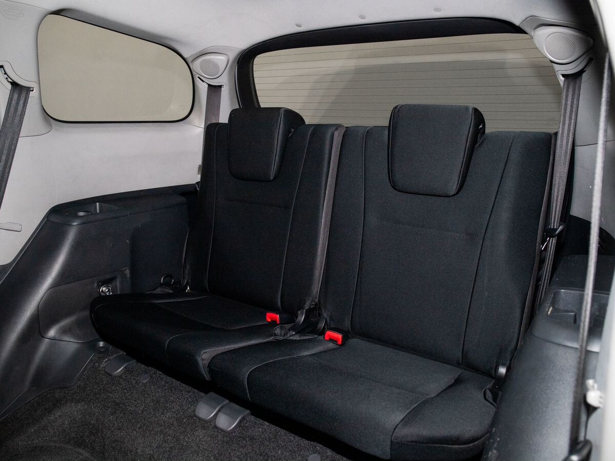 Toyota Wish 2009 - фото автомобиля