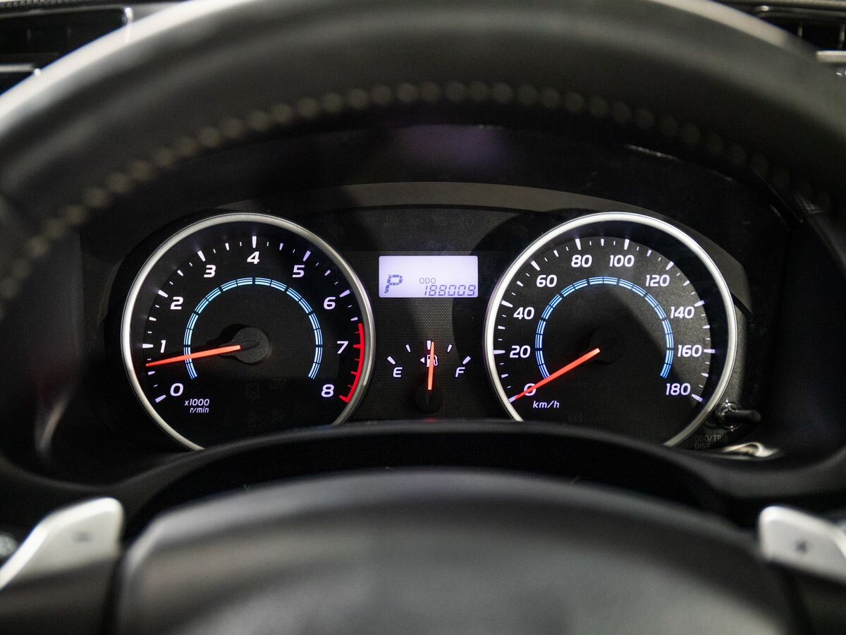 Toyota Wish 2010 - фото автомобиля