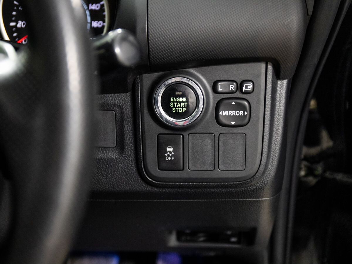 Toyota Wish 2010 - фото автомобиля