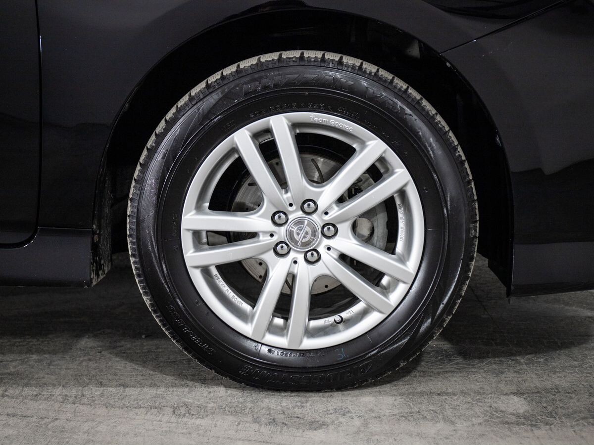 Toyota Wish 2010 - фото автомобиля