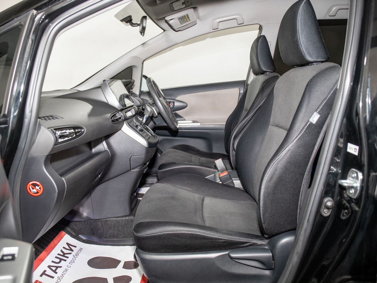 Toyota Wish 2010 - фото автомобиля