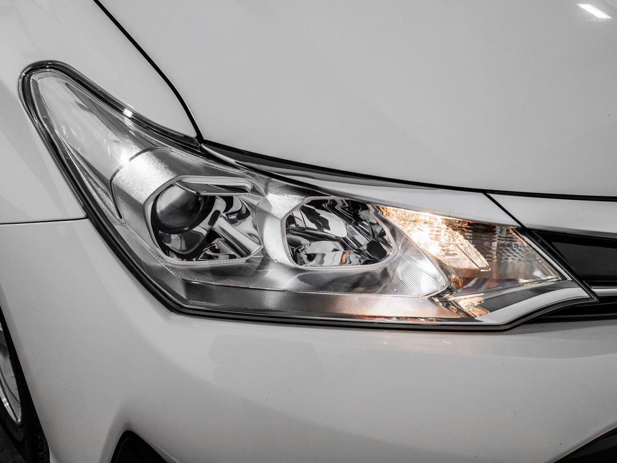 Toyota Corolla 2019 - фото автомобиля