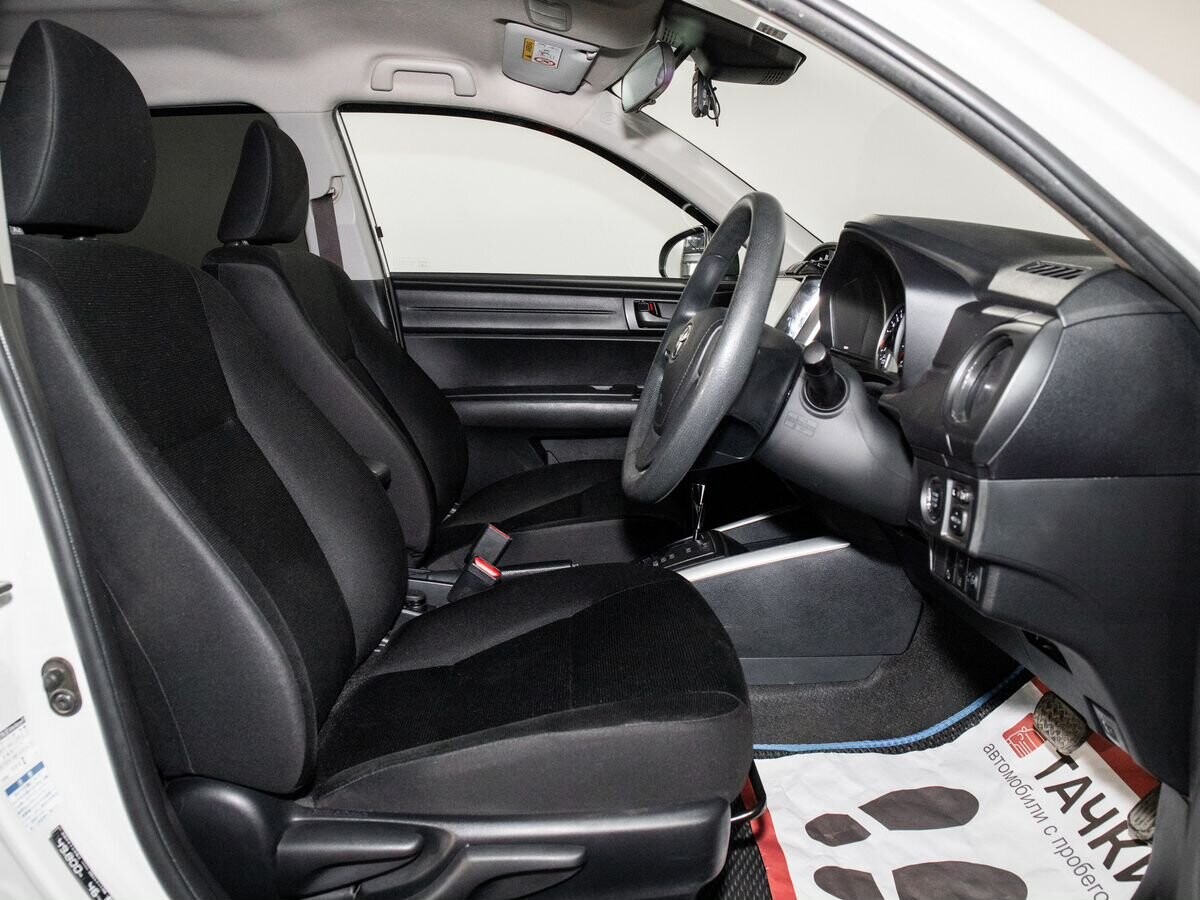 Toyota Corolla 2019 - фото автомобиля