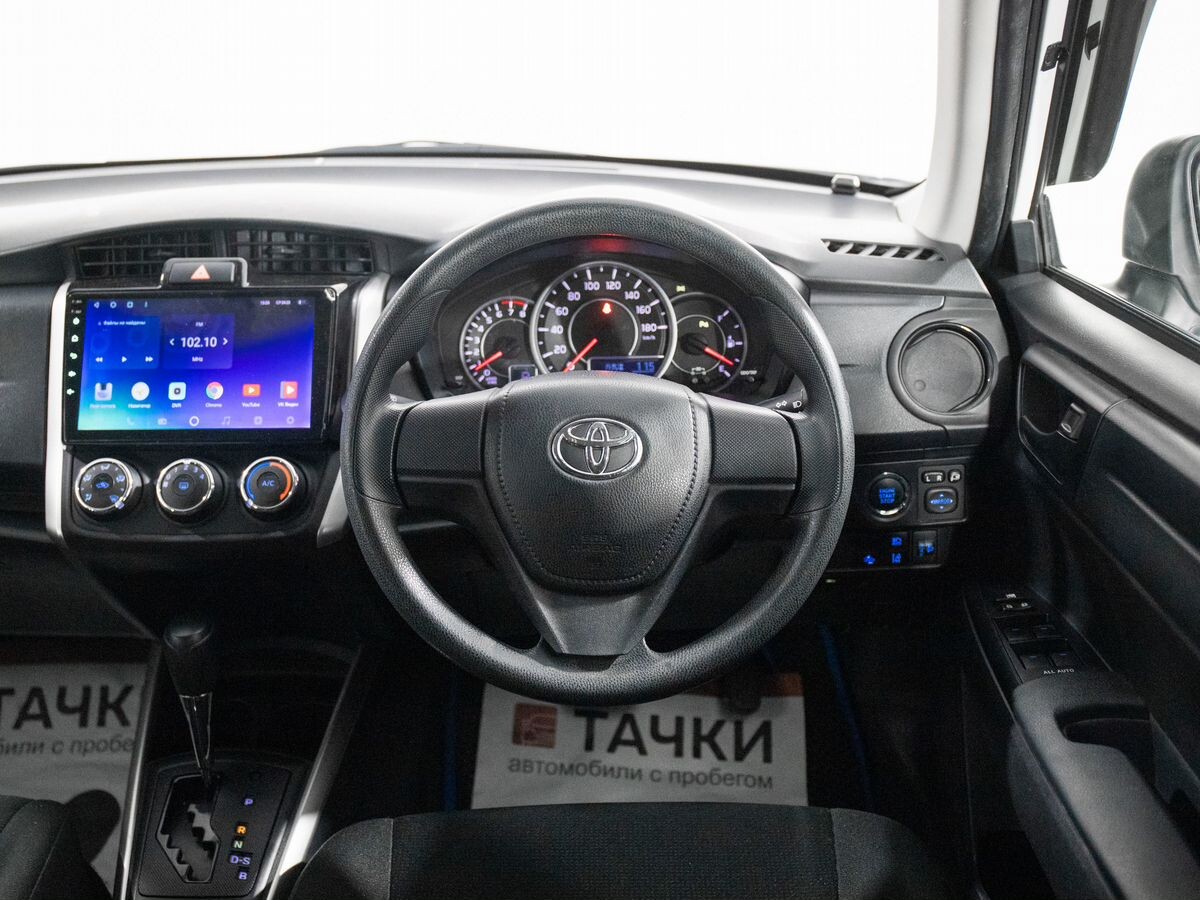 Toyota Corolla 2019 - фото автомобиля