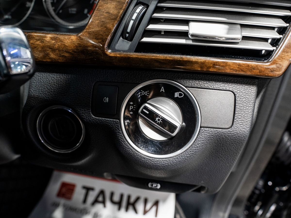 Mercedes-Benz E-Класс 2011 - фото автомобиля