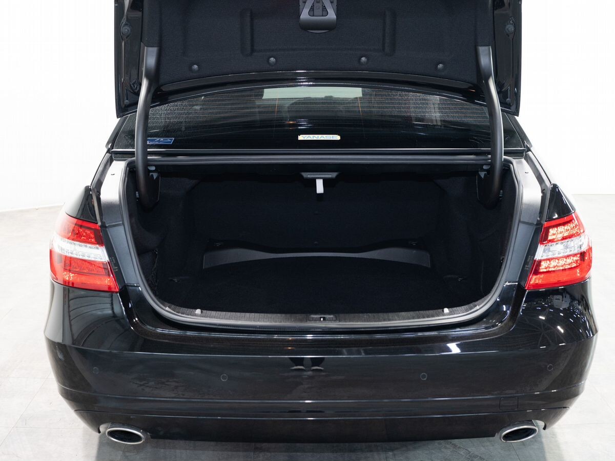 Mercedes-Benz E-Класс 2011 - фото автомобиля
