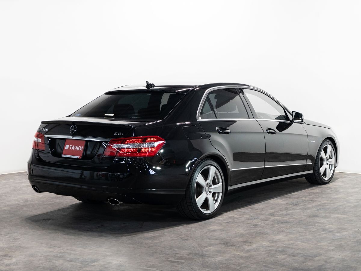 Mercedes-Benz E-Класс 2011 - фото автомобиля