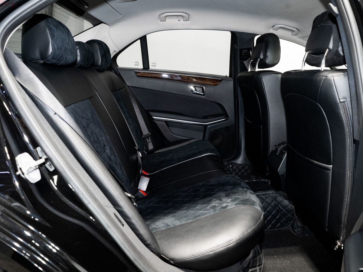 Mercedes-Benz E-Класс 2011 - фото автомобиля