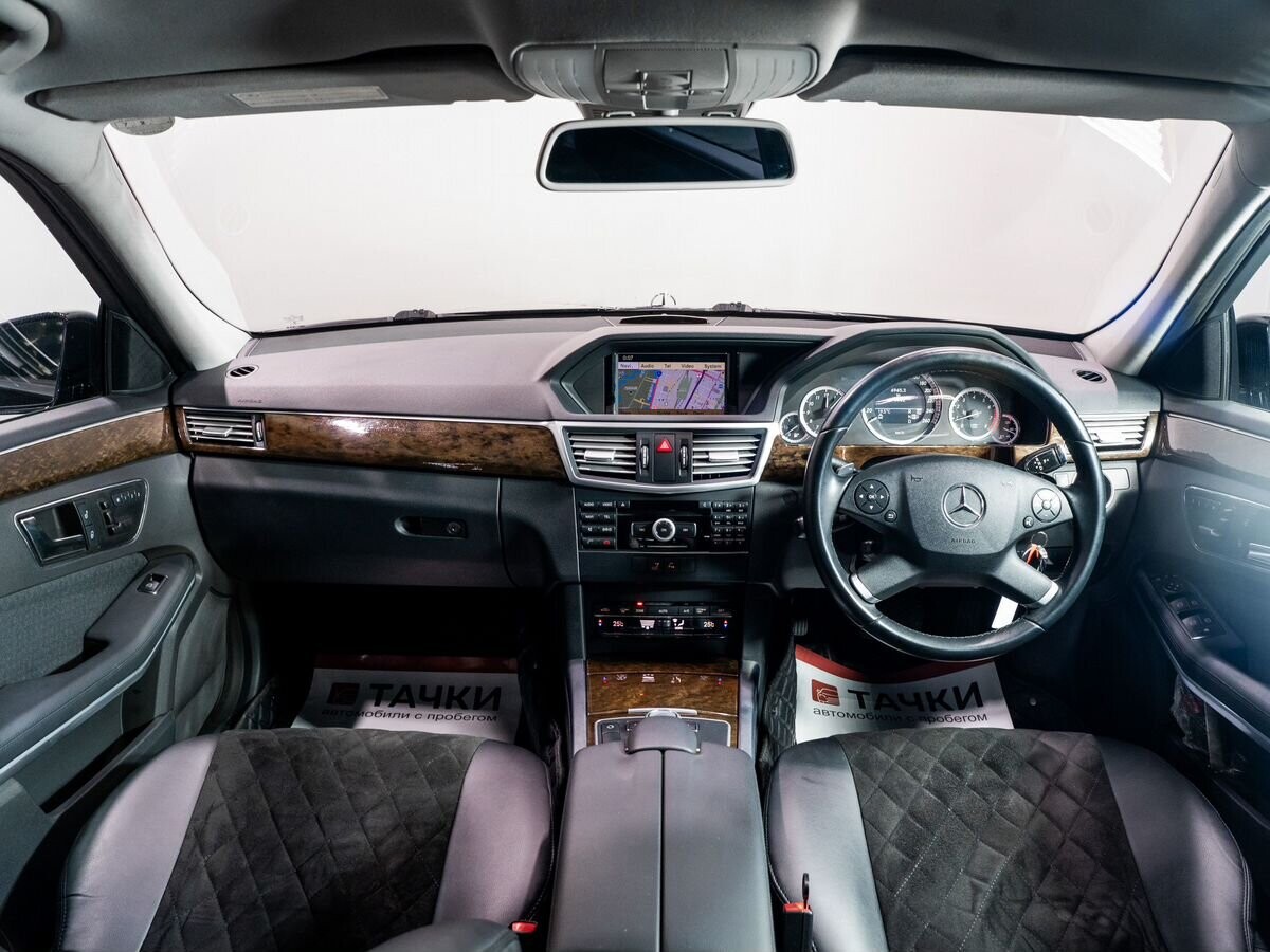 Mercedes-Benz E-Класс 2011 - фото автомобиля
