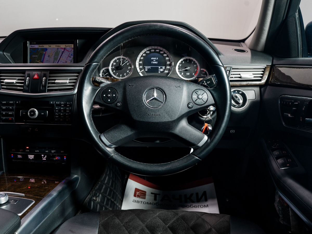 Mercedes-Benz E-Класс 2011 - фото автомобиля