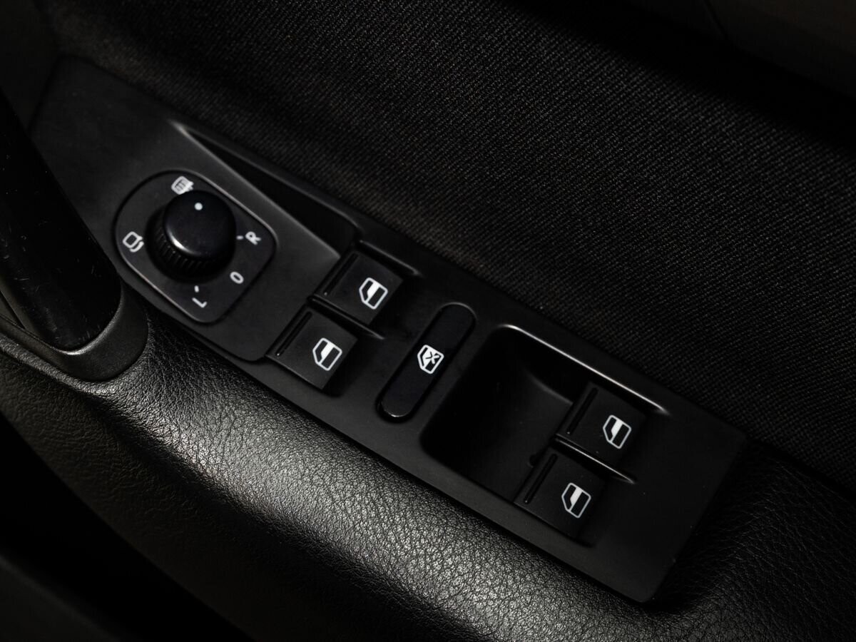 Volkswagen Passat 2012 - фото автомобиля