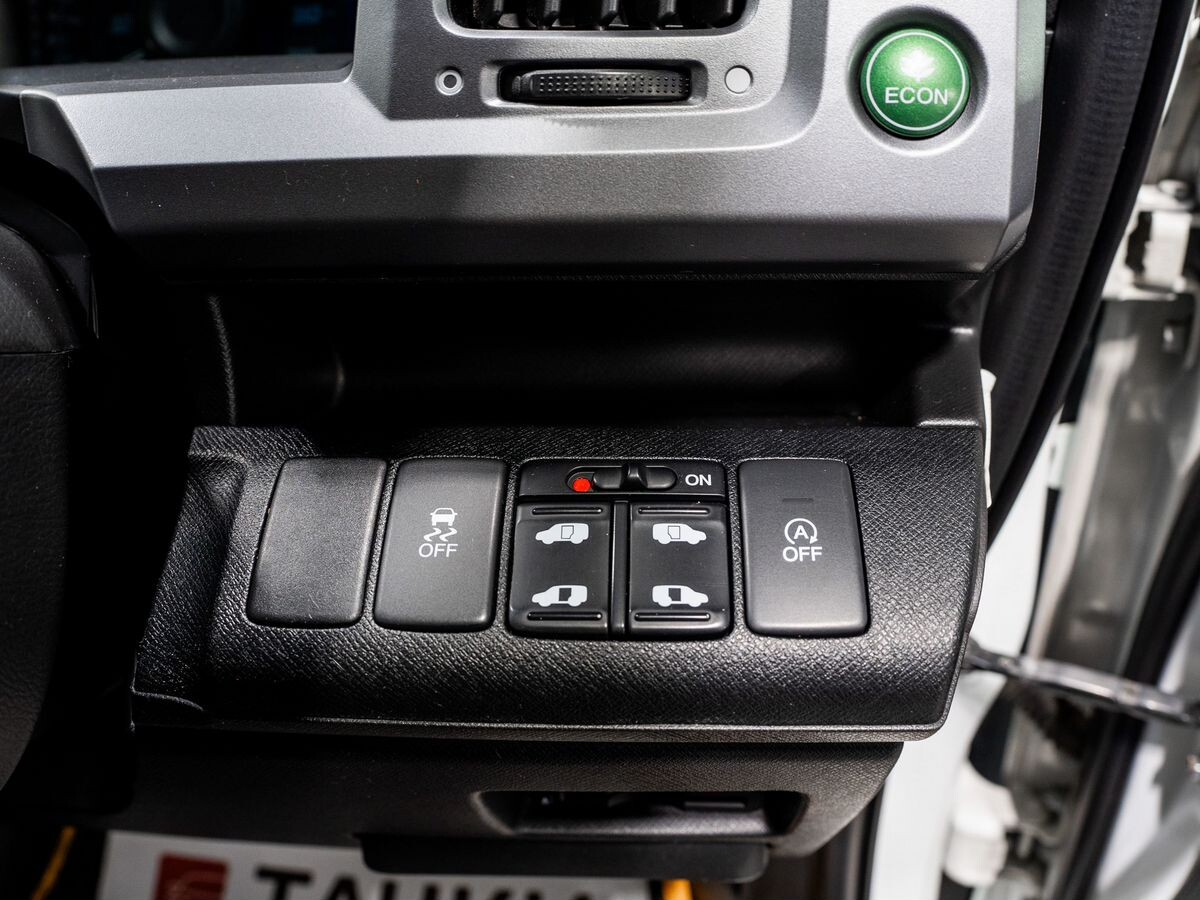 Honda Stepwgn 2014 - фото автомобиля