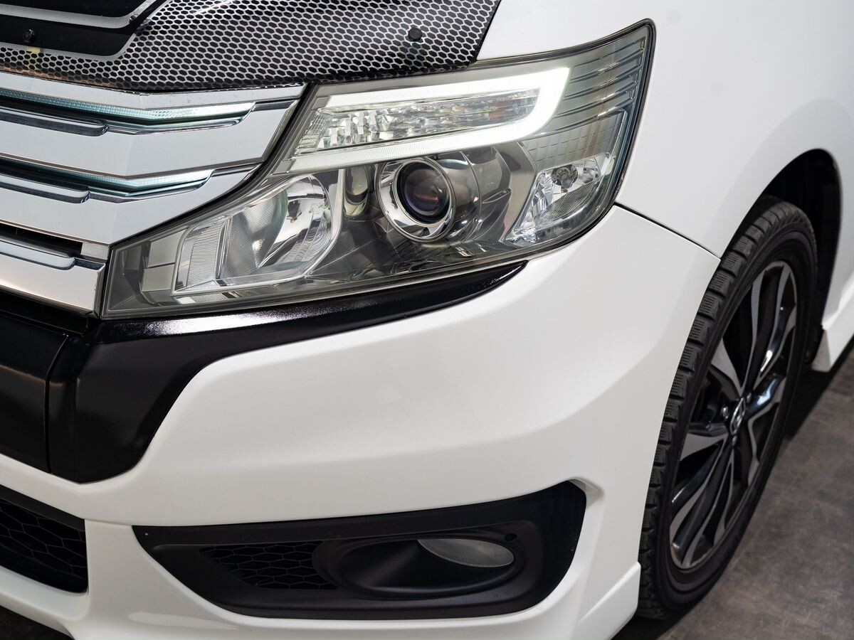 Honda Stepwgn 2014 - фото автомобиля