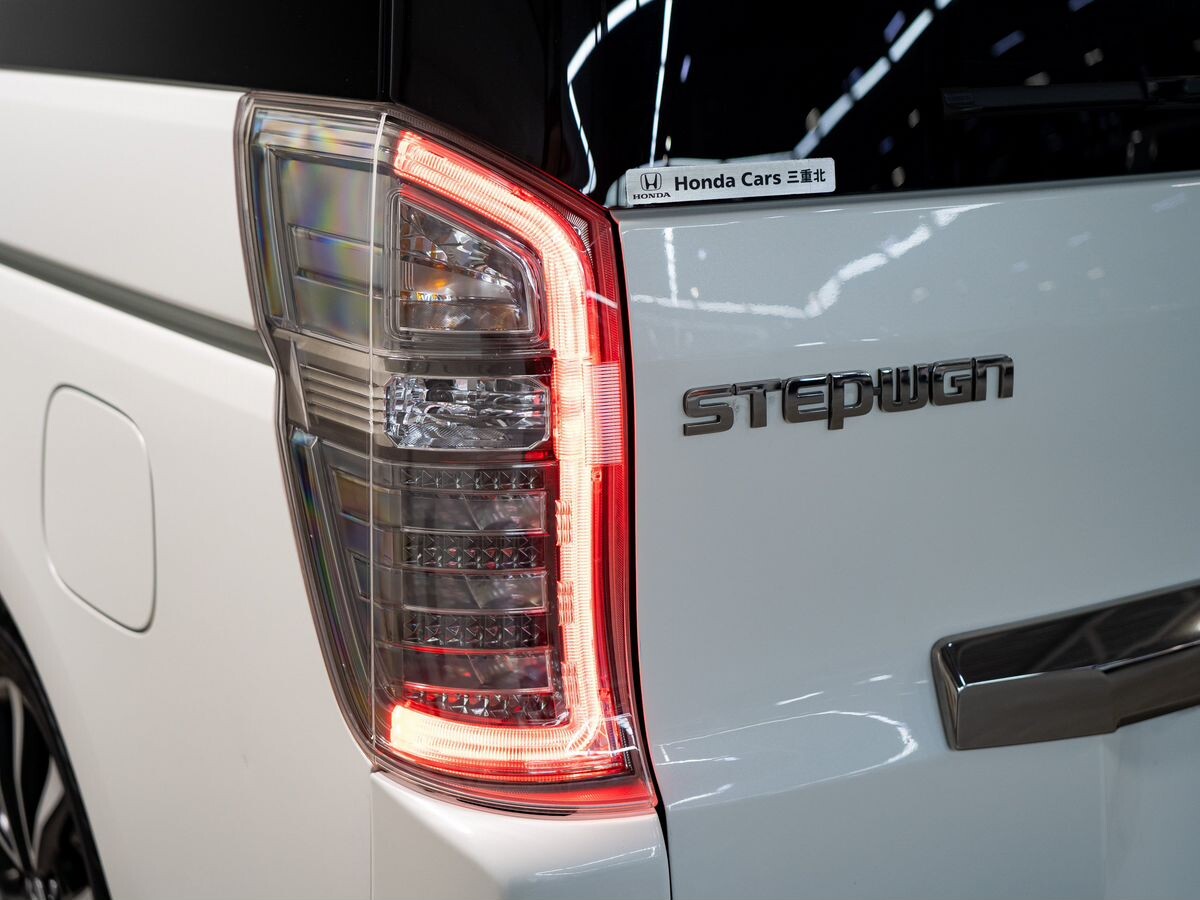 Honda Stepwgn 2014 - фото автомобиля
