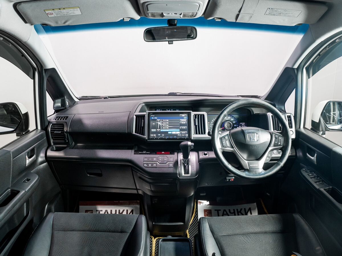 Honda Stepwgn 2014 - фото автомобиля