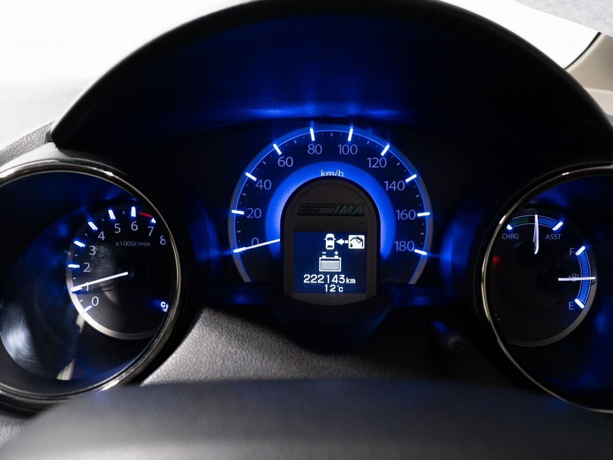 Honda Fit Shuttle 2012 - фото автомобиля