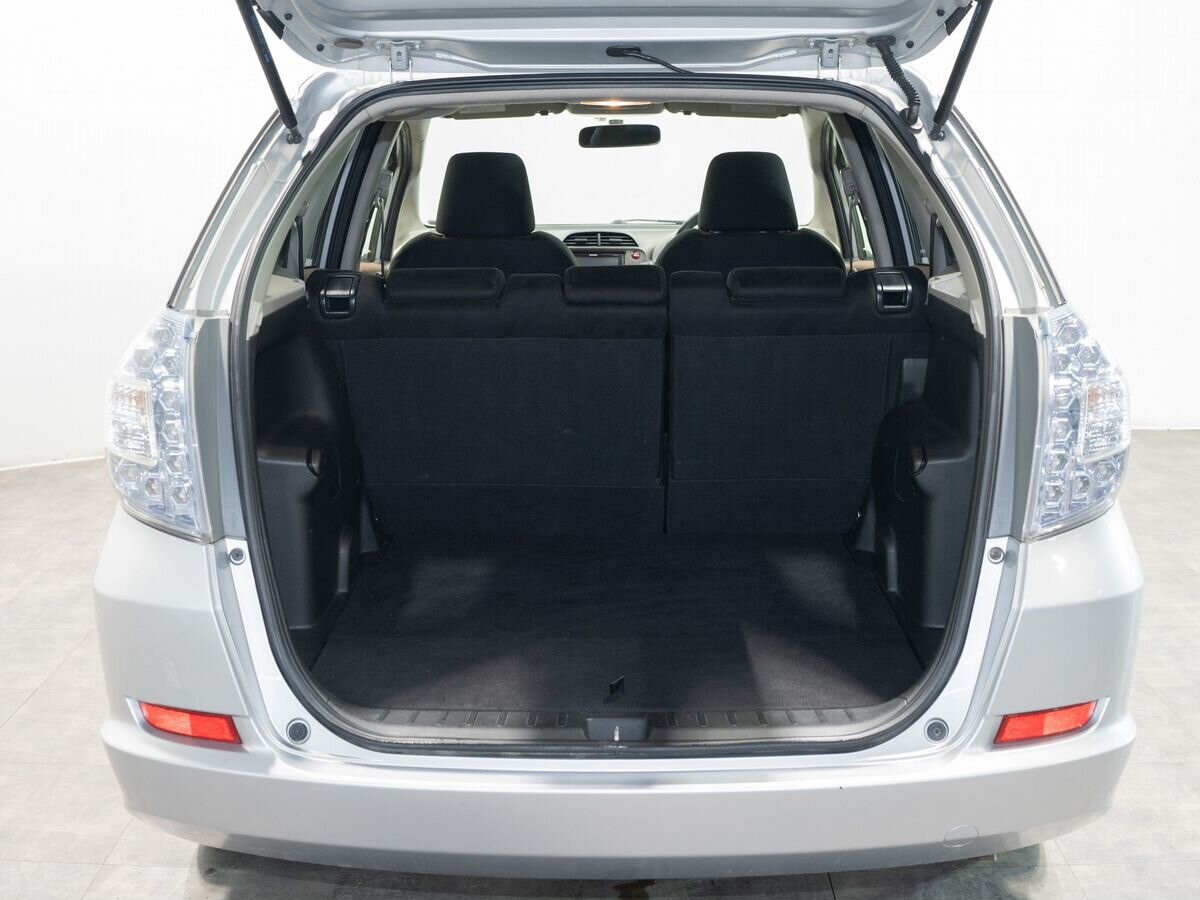 Honda Fit Shuttle 2012 - фото автомобиля