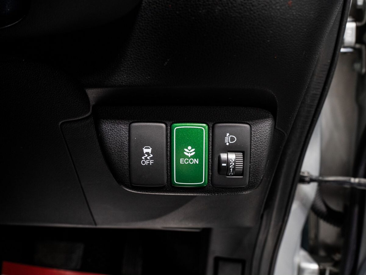 Honda Fit Shuttle 2012 - фото автомобиля