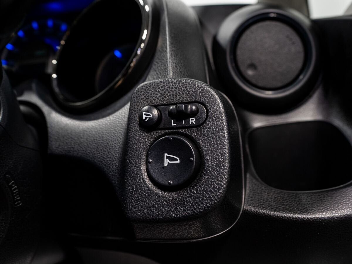 Honda Fit Shuttle 2012 - фото автомобиля